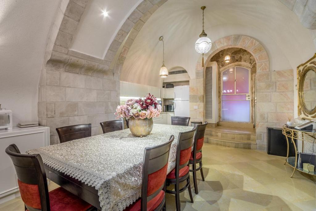Western Wall Luxury House Jerusalem Exterior photo
